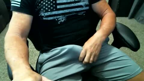 fitguy40 online show from September 15, 8:43 pm