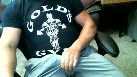 fitguy40 online show from December 9, 8:18 pm