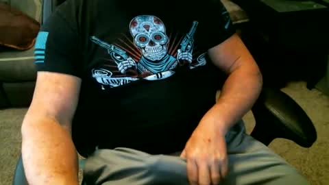 fitguy40 online show from January 8, 9:44 pm