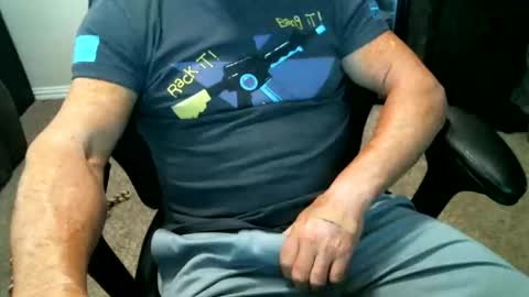 fitguy40 online show from March 1, 9:25 pm