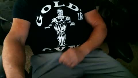 fitguy40 online show from February 20, 9:53 pm