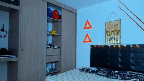 Elias Valencia online show from February 2, 9:08 am