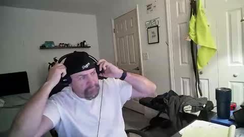 Snapshot of flaguy3233 chatting on December 4, 4:05 pm Florida guy online show from December 4, 4:05 pm