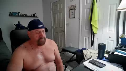 Snapshot of flaguy3233 chatting on December 14, 7:40 am Florida guy online show from December 14, 7:40 am