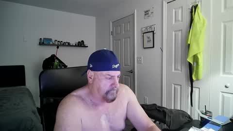Snapshot of flaguy3233 chatting on February 19, 10:31 pm Florida guy online show from February 19, 10:31 pm