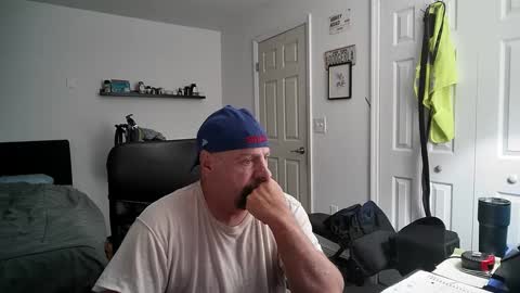 Snapshot of flaguy3233 chatting on December 8, 3:53 am Florida guy online show from December 8, 3:53 am