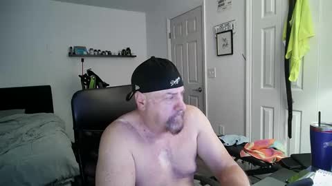 Snapshot of flaguy3233 chatting on February 16, 2:43 pm Florida guy online show from February 16, 2:43 pm