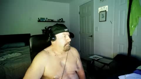 Snapshot of flaguy3233 chatting on December 21, 10:17 am Florida guy online show from December 21, 10:17 am