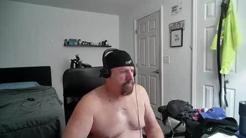 Snapshot of flaguy3233 chatting on December 10, 3:08 am Florida guy online show from December 10, 3:08 am