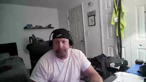 Snapshot of flaguy3233 chatting on December 3, 4:46 am Florida guy online show from December 3, 4:46 am