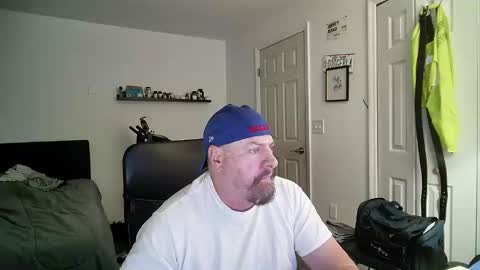 Snapshot of flaguy3233 chatting on January 3, 8:43 pm Florida guy online show from January 3, 8:43 pm