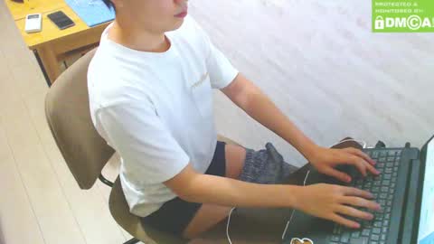 Snapshot of flowerbox chatting on December 30, 5:13 pm flowerbox online show from December 30, 5:13 pm