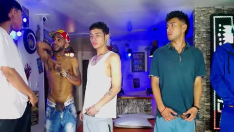 flyckers online show from December 17, 6:42 pm