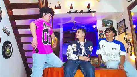 flyckers online show from October 5, 8:35 pm