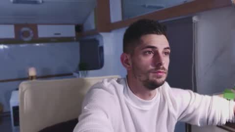 independent model online show from December 21, 10:29 pm