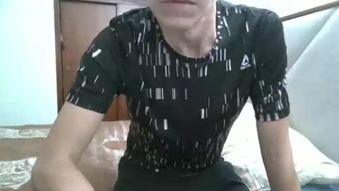 fonzi_flores online show from December 14, 1:34 am