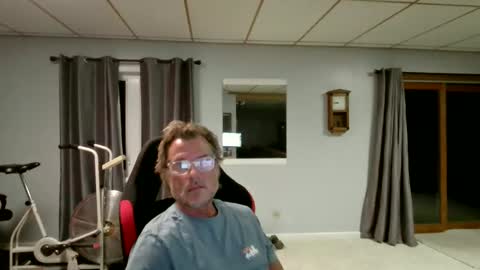 foodforcatfists online show from April 14, 2:44 am