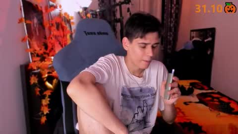 Foxicfu online show from October 19, 6:11 pm