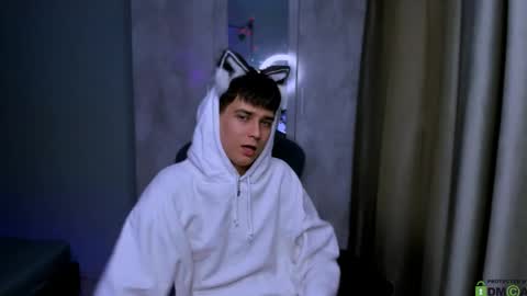 Foxicfu online show from February 13, 8:38 am