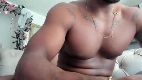 IM FRAIDER online show from December 23, 7:09 pm