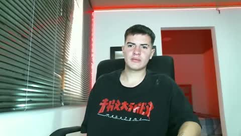 Snapshot of franccesco_699 chatting on February 14, 3:58 pm franccesco_699 online show from February 14, 3:58 pm