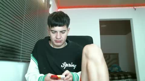 Snapshot of franccesco_699 chatting on December 28, 4:52 pm franccesco_699 online show from December 28, 4:52 pm