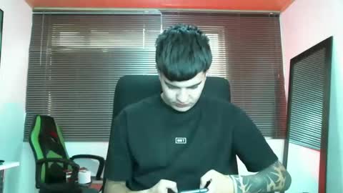 Snapshot of franccesco_699 chatting on September 9, 5:45 pm franccesco_699 online show from September 9, 5:45 pm