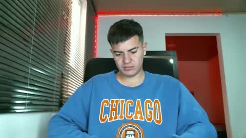 Snapshot of franccesco_699 chatting on February 26, 3:41 pm franccesco_699 online show from February 26, 3:41 pm