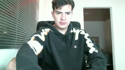 Snapshot of franccesco_699 chatting on January 2, 4:35 pm franccesco_699 online show from January 2, 4:35 pm