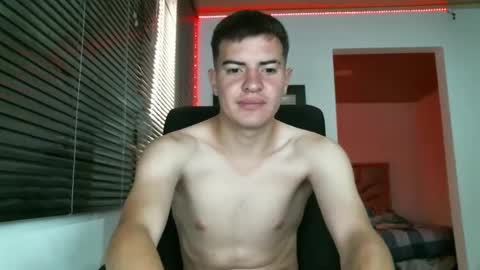 Snapshot of franccesco_699 chatting on February 17, 4:15 pm franccesco_699 online show from February 17, 4:15 pm