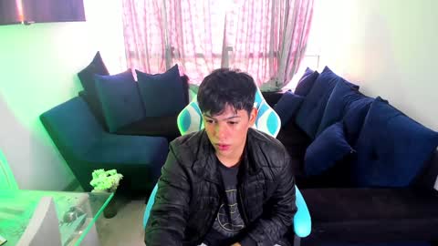Snapshot of franco_rizzo01 chatting on January 7, 8:31 pm frank online show from January 7, 8:31 pm