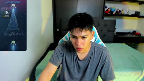 Snapshot of franco_rizzo01 chatting on December 8, 7:54 pm frank online show from December 8, 7:54 pm