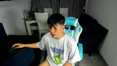 Snapshot of franco_rizzo01 chatting on February 7, 11:24 pm frank online show from February 7, 11:24 pm