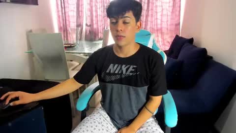 Snapshot of franco_rizzo01 chatting on February 21, 7:32 pm frank online show from February 21, 7:32 pm