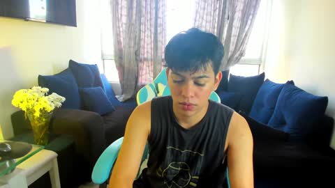 Snapshot of franco_rizzo01 chatting on January 4, 8:27 pm frank online show from January 4, 8:27 pm