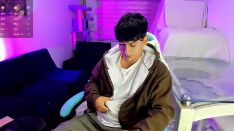 Snapshot of franco_rizzo01 chatting on September 21, 2:33 am frank online show from September 21, 2:33 am