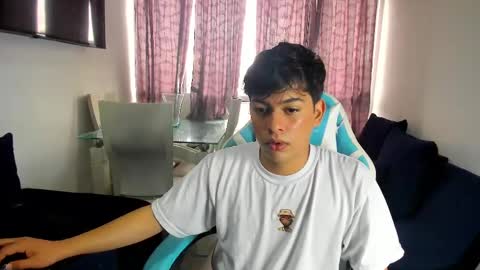 Snapshot of franco_rizzo01 chatting on February 22, 10:04 pm frank online show from February 22, 10:04 pm