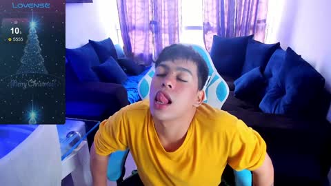Snapshot of franco_rizzo01 chatting on December 13, 7:53 pm frank online show from December 13, 7:53 pm
