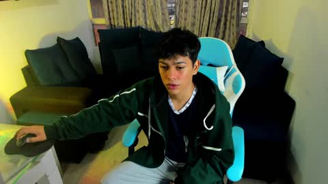 Snapshot of franco_rizzo01 chatting on January 11, 10:40 pm frank online show from January 11, 10:40 pm