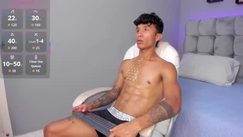 Snapshot of frank98_ chatting on October 2, 3:32 am frank98_ online show from October 2, 3:32 am