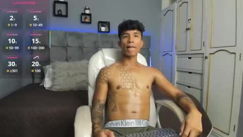 Snapshot of frank98_ chatting on September 27, 9:45 pm frank98_ online show from September 27, 9:45 pm