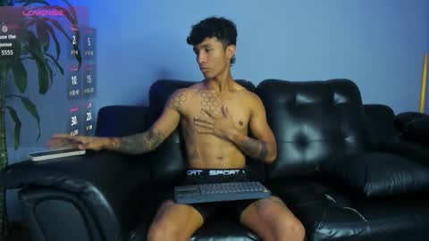 Snapshot of frank98_ chatting on September 8, 6:51 pm frank98_ online show from September 8, 6:51 pm