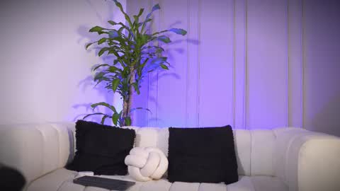 Frank Farrell. Hey remember to give me a thumbs up Ty online show from March 22, 6:57 pm