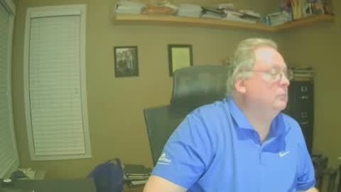 Snapshot of frankie6207 chatting on January 4, 7:03 am frankie6207 online show from January 4, 7:03 am