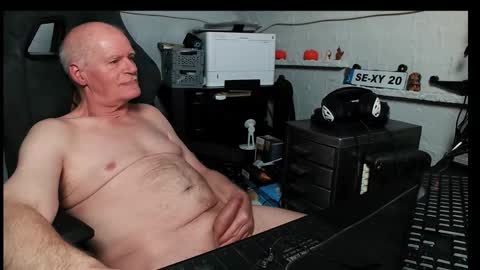 freecamdick online show from November 24, 1:23 pm