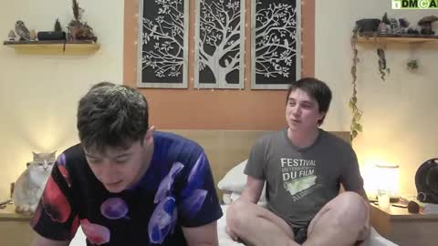 Snapshot of frenchhornybibs chatting on March 2, 6:46 pm French Horny Bibs online show from March 2, 6:46 pm