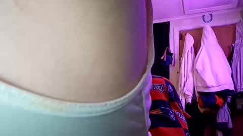 fresh10ne7 online show from April 7, 8:47 am