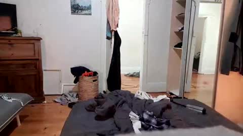 Pizzaz online show from December 31, 12:43 am