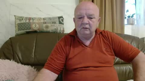 fullballs6 online show from April 17, 3:09 am