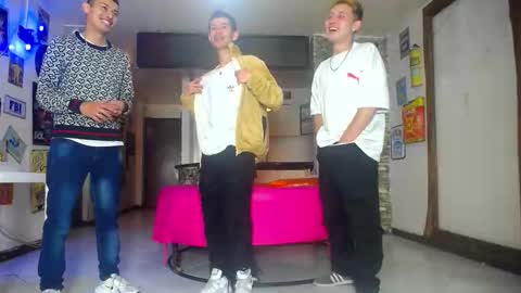 Snapshot of g4mens chatting on October 20, 3:16 pm G4MENS online show from October 20, 3:16 pm